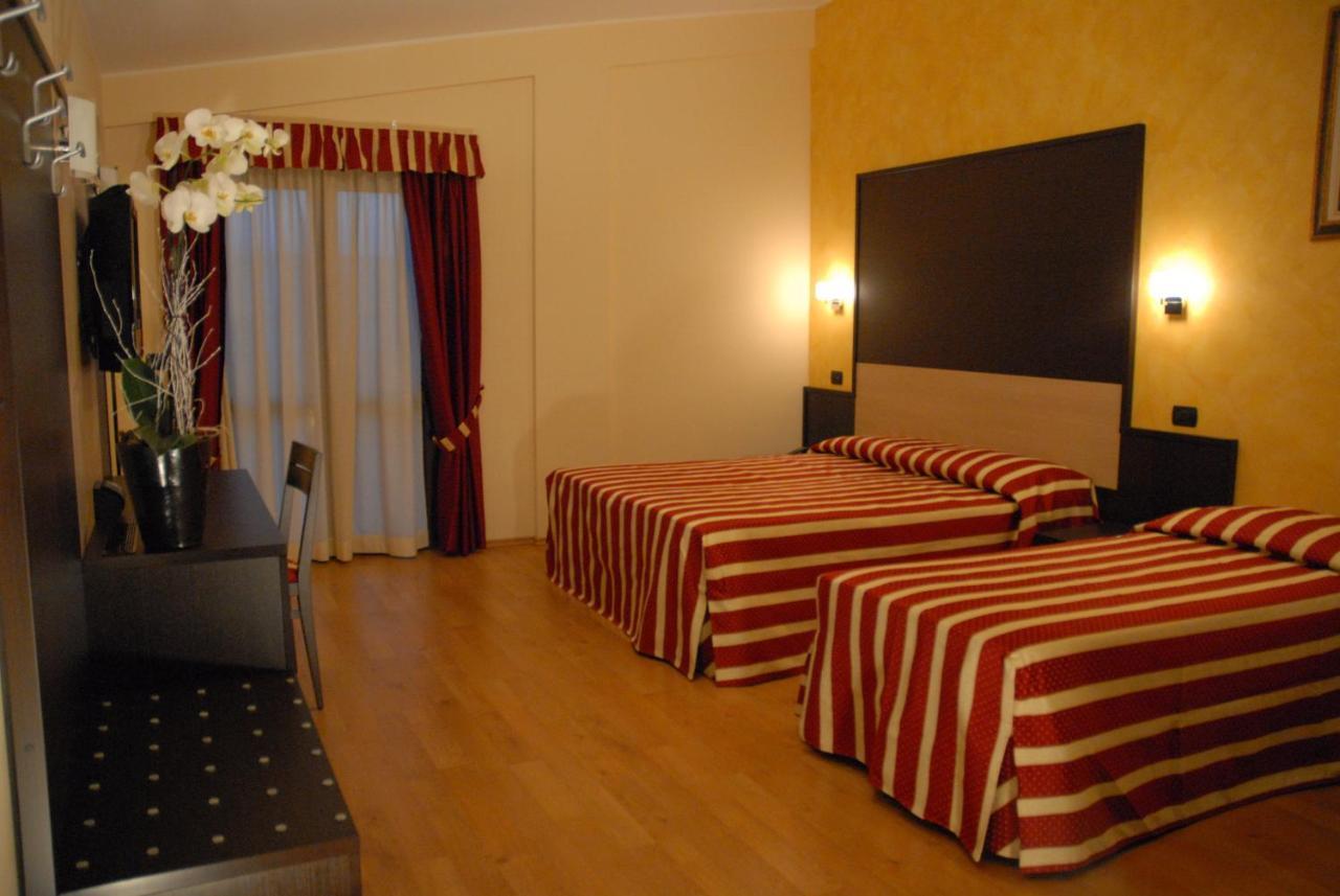 Hotel Iacone キエーティ 部屋 写真