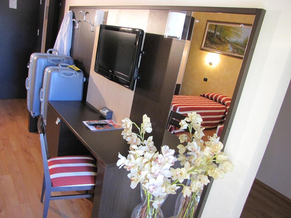Hotel Iacone キエーティ 部屋 写真